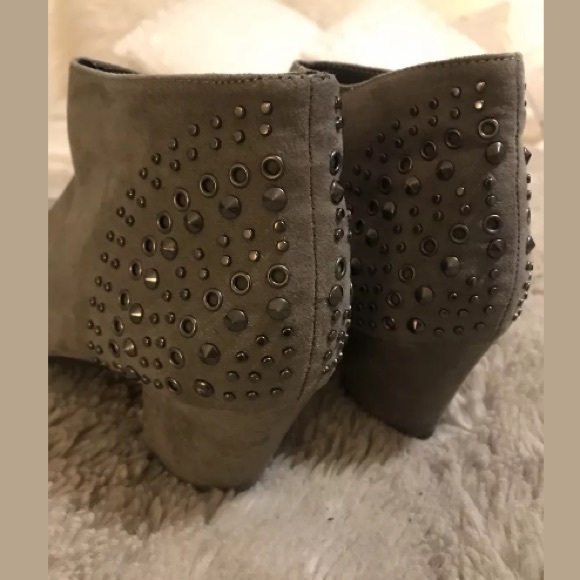 Forever 21 Suede Ankle Booties - Picture 3 of 6